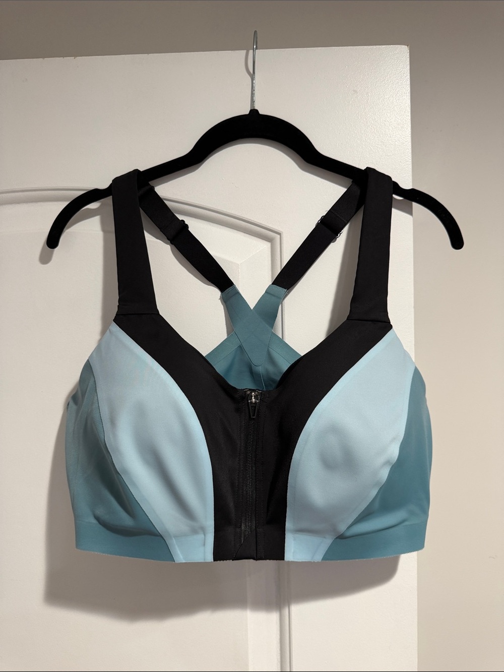 Victoria Secret High Impact Front-Close Sports Bra